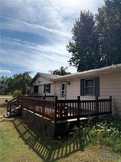 9800 Salisbury Road, Monclova, OH 43542 Main Photo