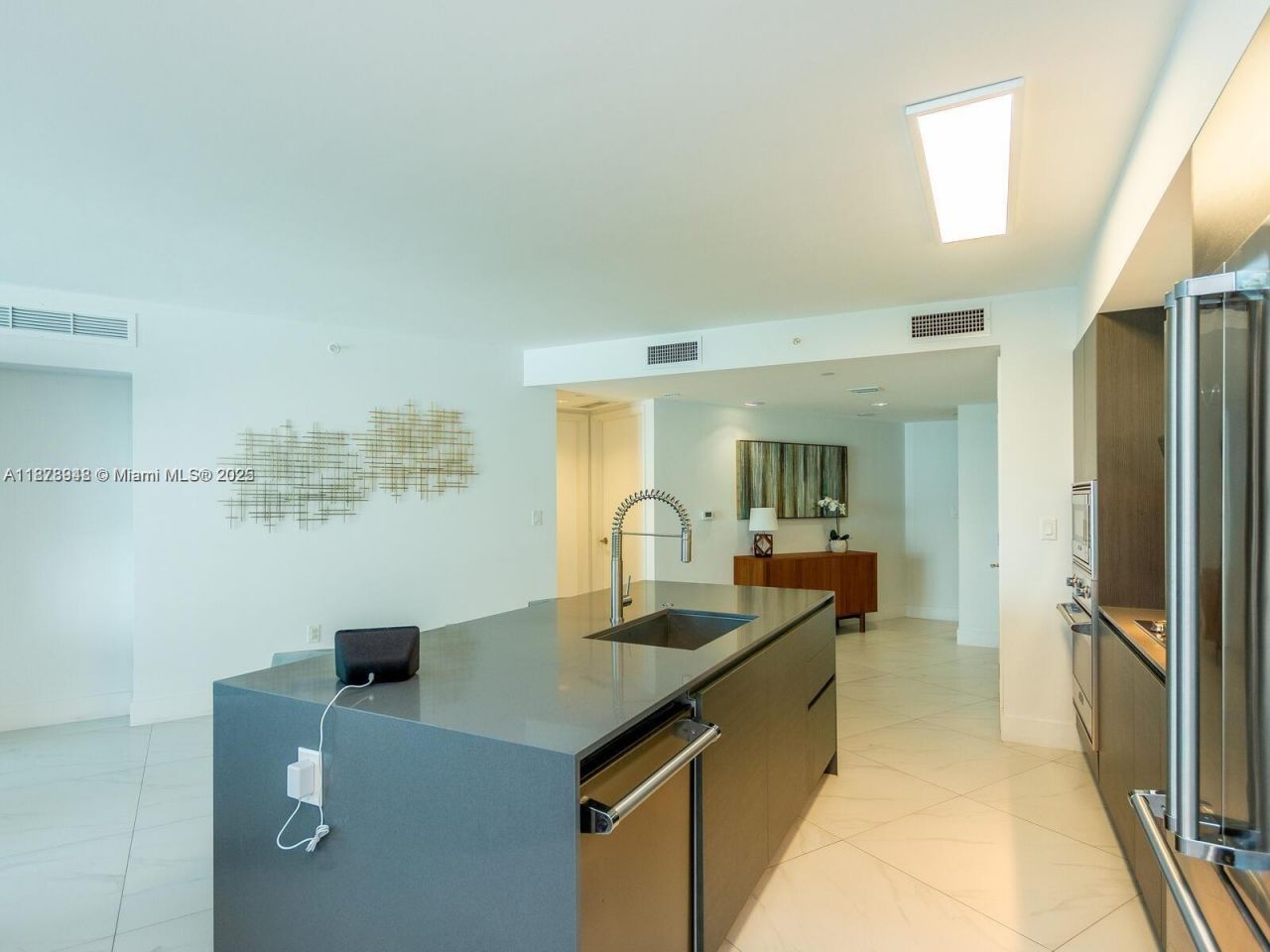 9821 E Bay Harbor Dr, Unit 502, Bay Harbor Islands, FL 33154 Photo