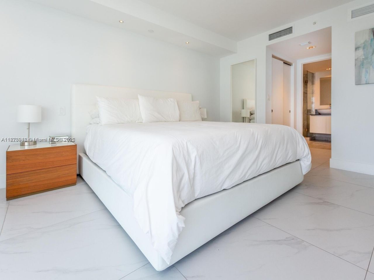 9821 E Bay Harbor Dr, Unit 502, Bay Harbor Islands, FL 33154 Photo