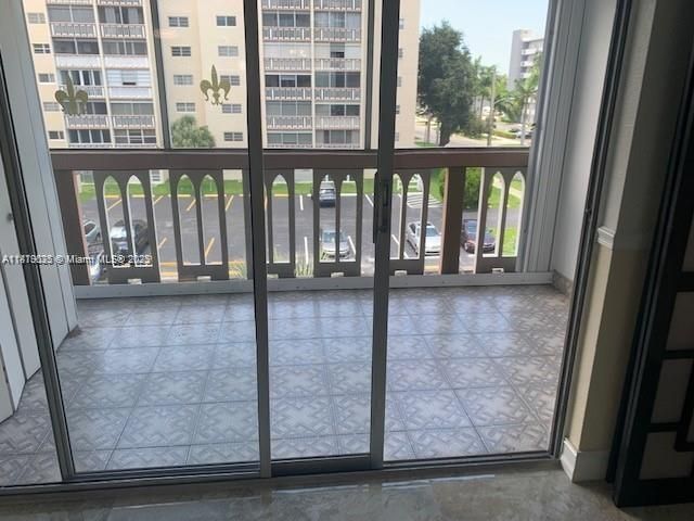 901 NE 14th Ave, Unit 407, Hallandale Beach, FL 33009 Photo