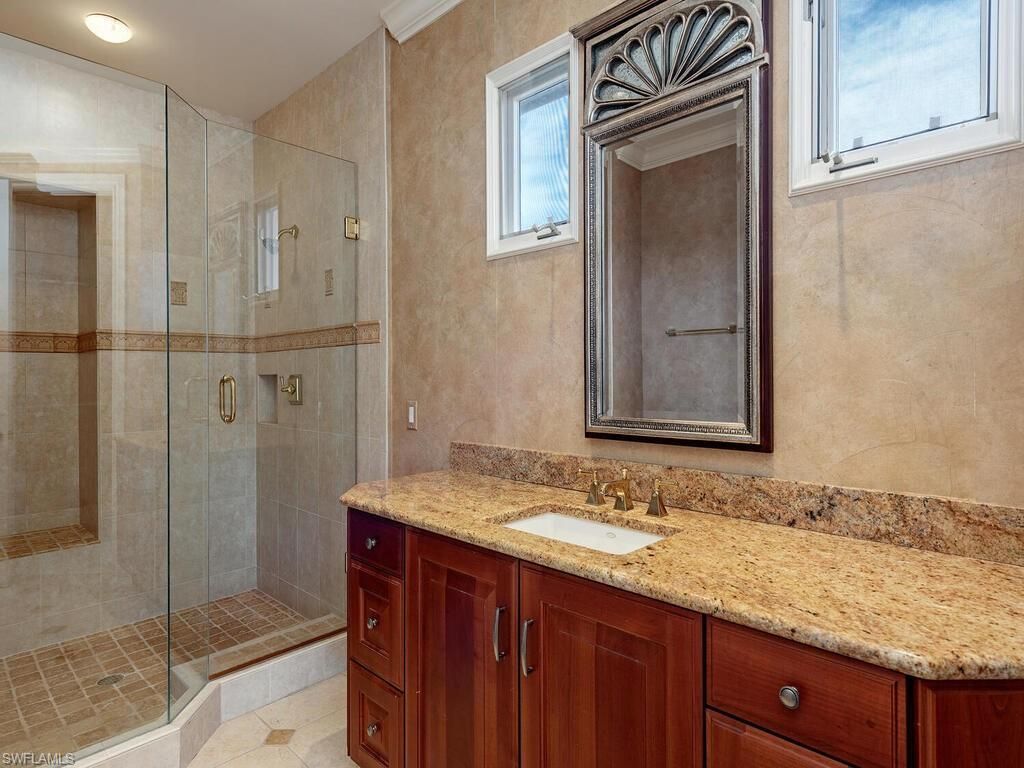 651 21st Ave S, Naples, FL 34102 Photo