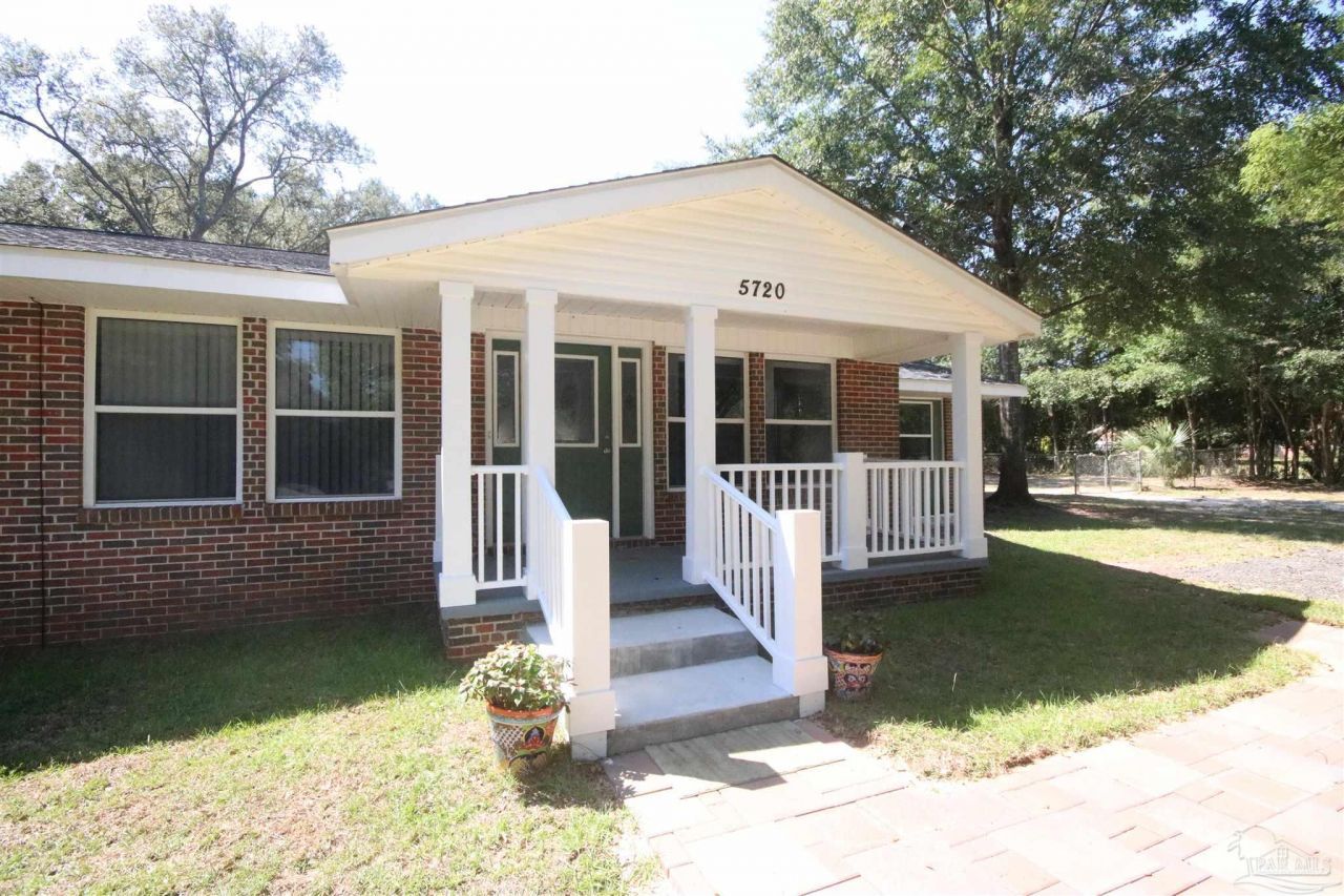 5720 Redwood Dr, Milton, FL 32570 Main Photo