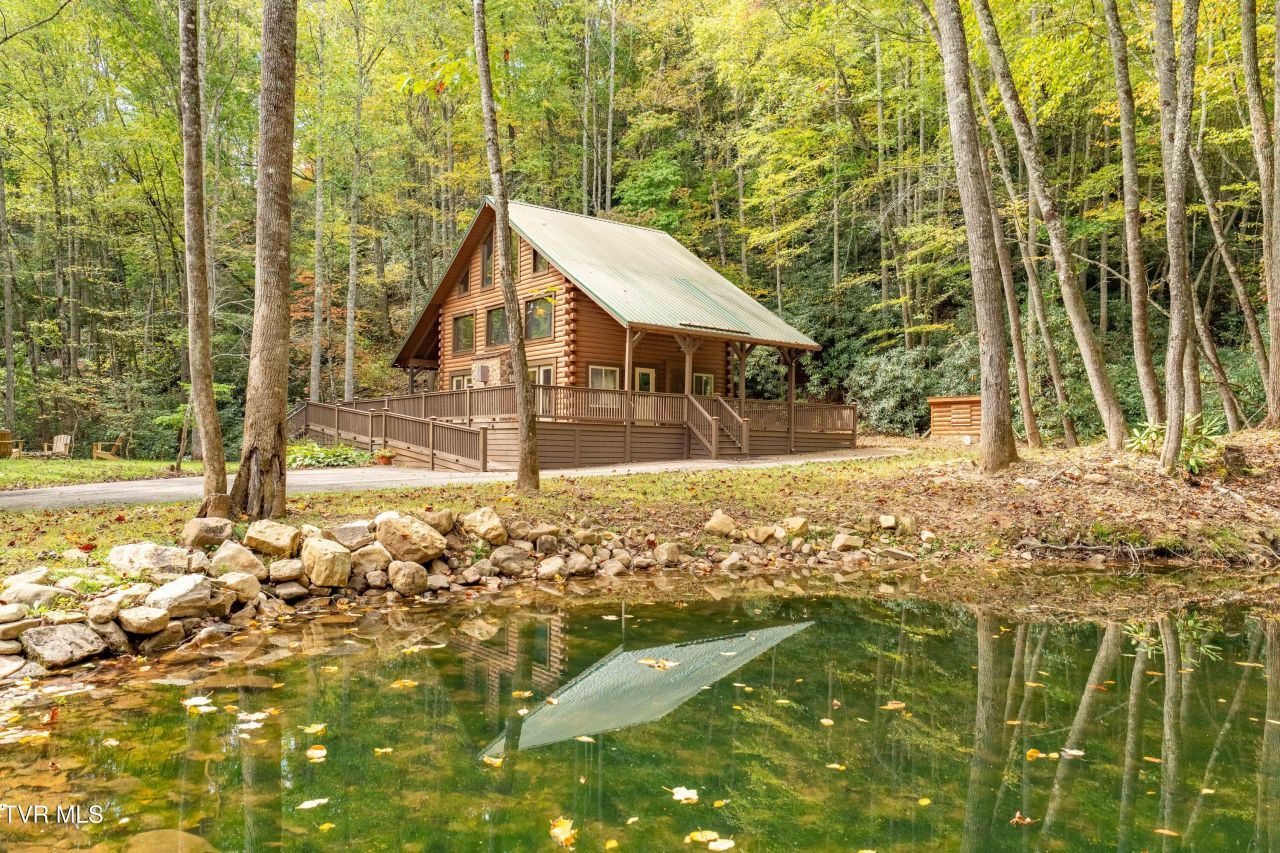 268 A Moreland Drive, Butler, TN 37640 Main Photo