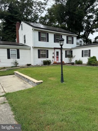 4 S Grove Street, Carneys Point, NJ 08069 Main Photo