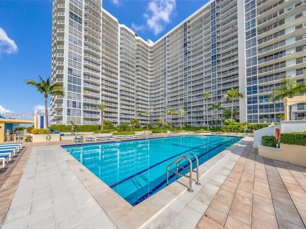 7601 E Treasure Dr, Unit 1722, North Bay Village, FL 33141