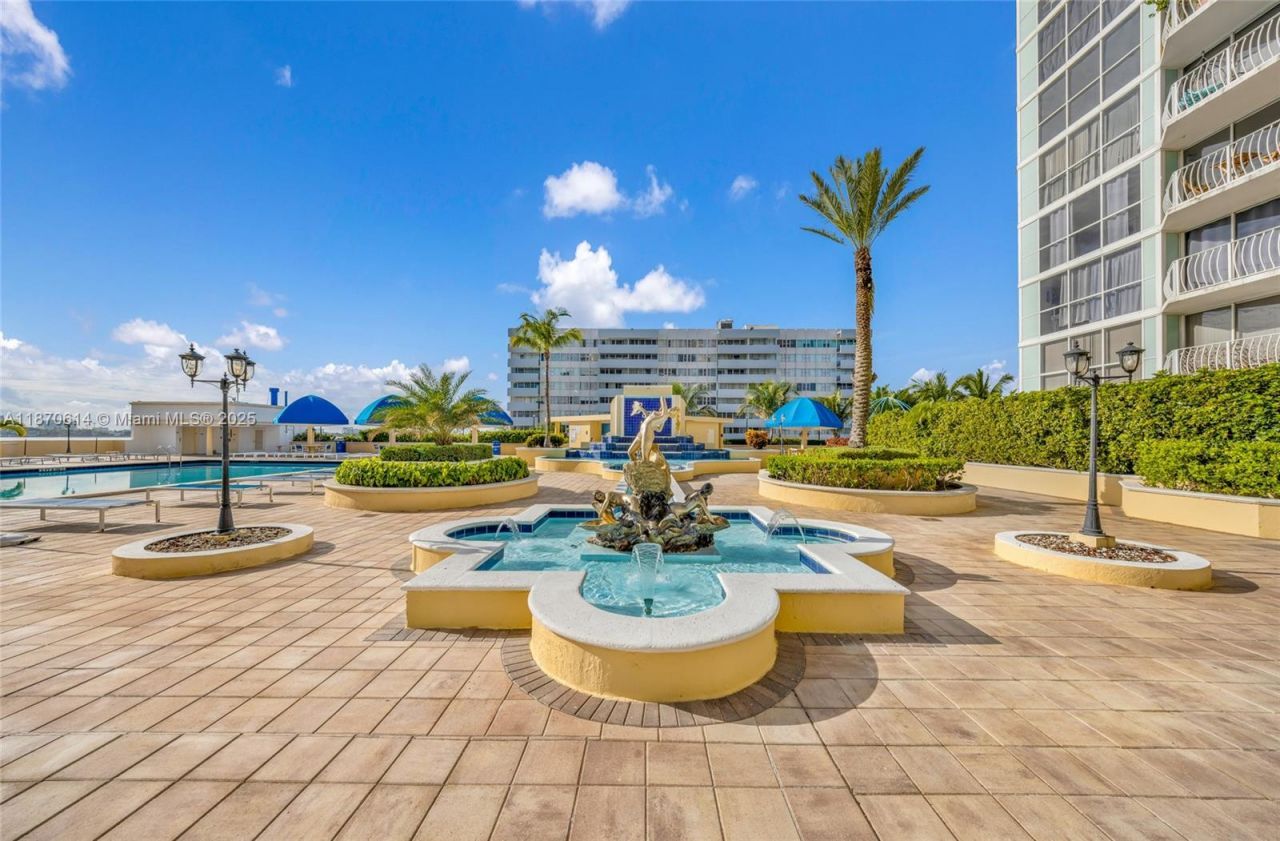 7601 E Treasure Dr, Unit 1722, North Bay Village, FL 33141 Photo