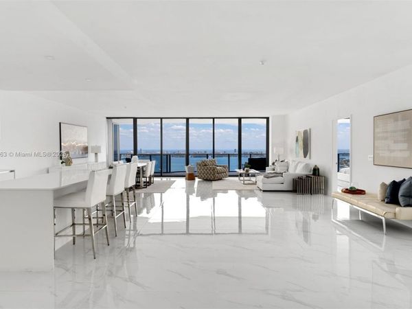 700 NE 24th St, Unit 4702, Miami, FL 33137