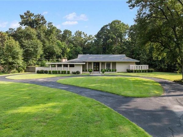 5500 Lakewood Drive, Fairhope, AL 36532