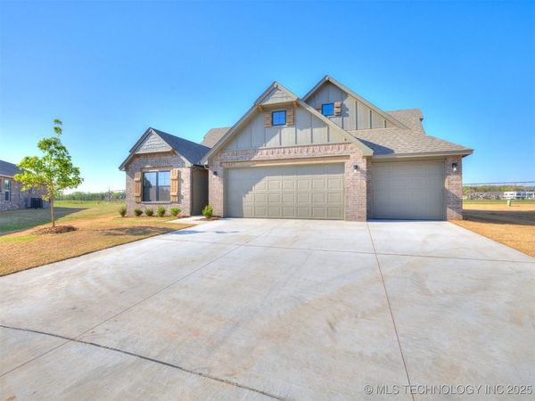 6029 E 123rd Street S, Bixby, OK 74008