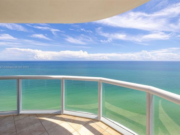 6365 Collins Ave, Unit 2703, Miami Beach, FL 33141