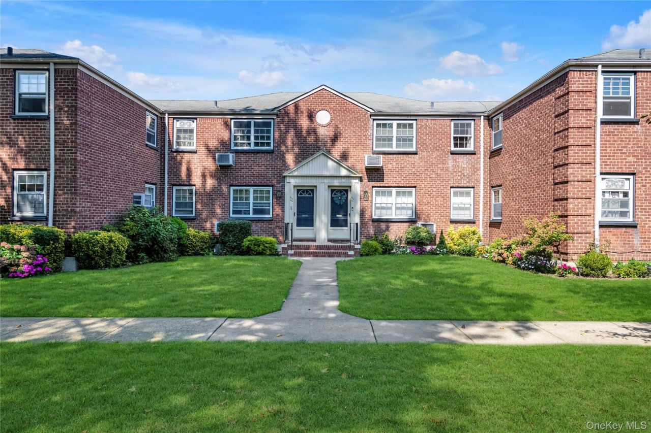 211-11 73 Avenue, Unit B, Bayside, NY 11364 Main Photo