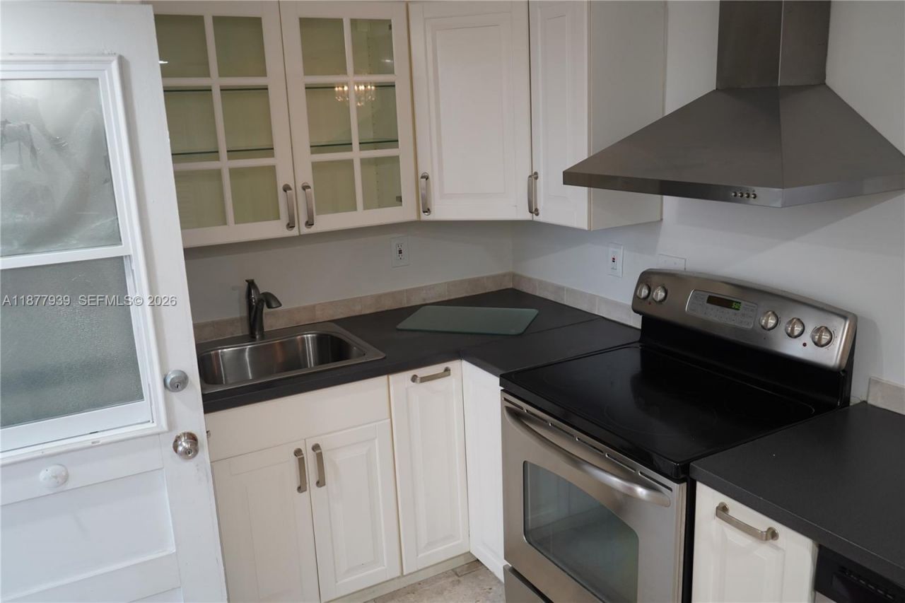 2999 Point East Dr, Unit C614, Aventura, FL 33160 Photo