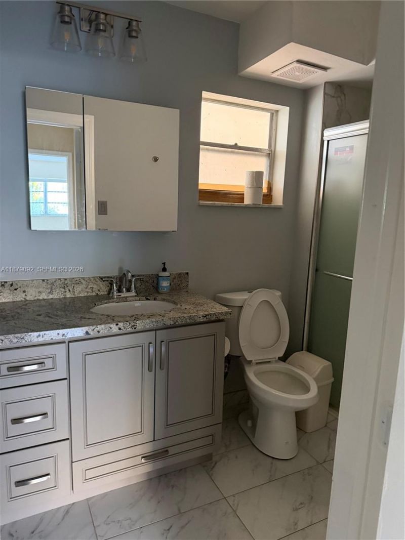 901 NE 14th Ave, Unit 305, Hallandale Beach, FL 33009 Photo