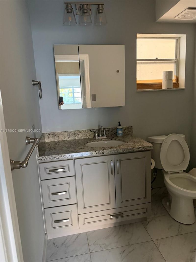 901 NE 14th Ave, Unit 305, Hallandale Beach, FL 33009 Photo