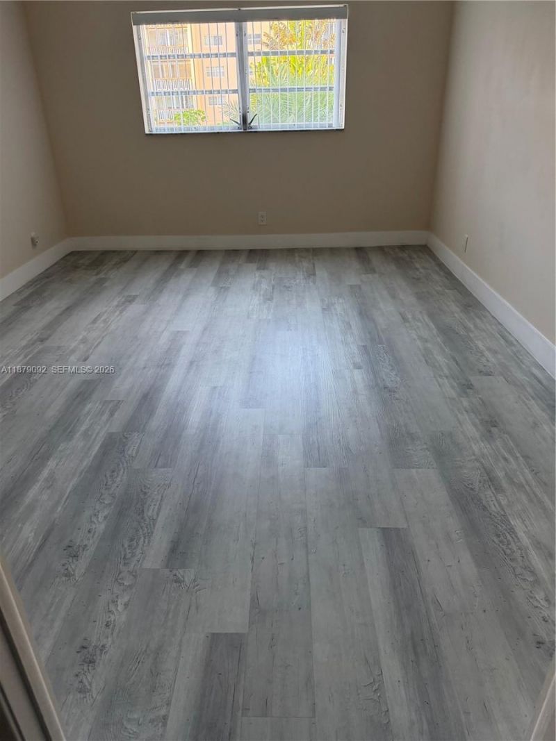 901 NE 14th Ave, Unit 305, Hallandale Beach, FL 33009 Photo