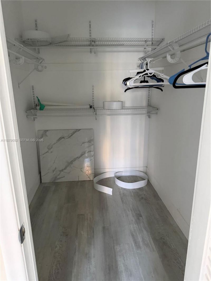 901 NE 14th Ave, Unit 305, Hallandale Beach, FL 33009 Photo