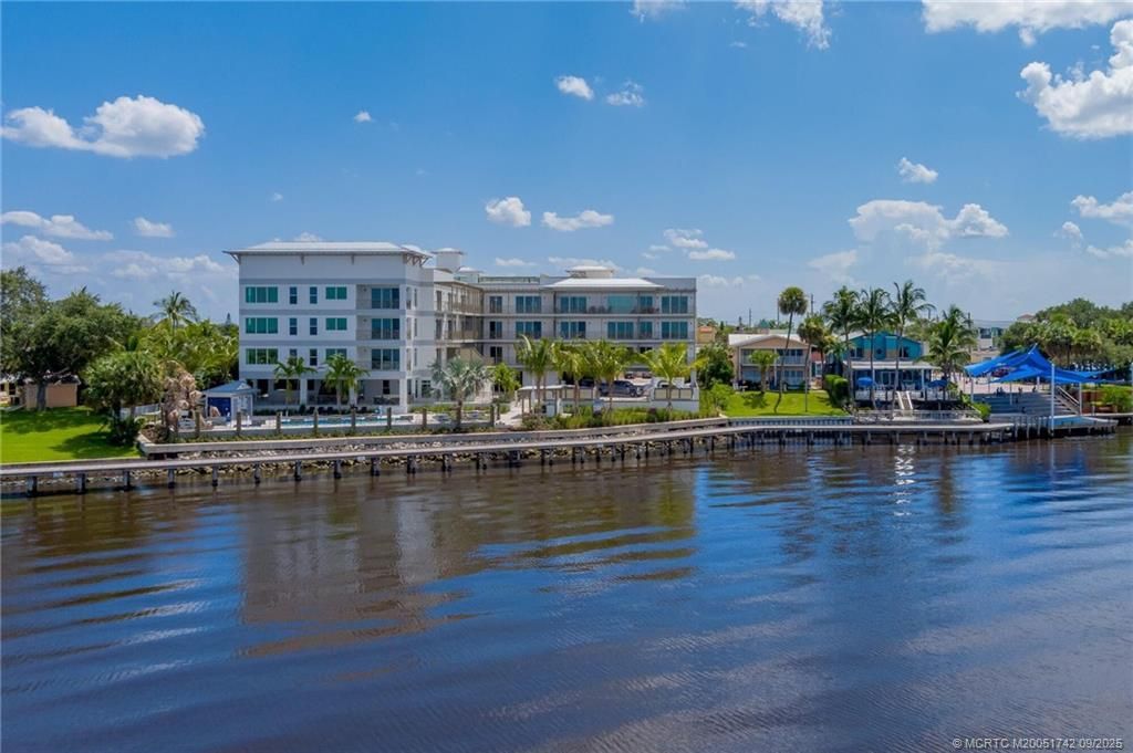 41 SW Seminole Street, Unit 305, Stuart, FL 34994 Photo