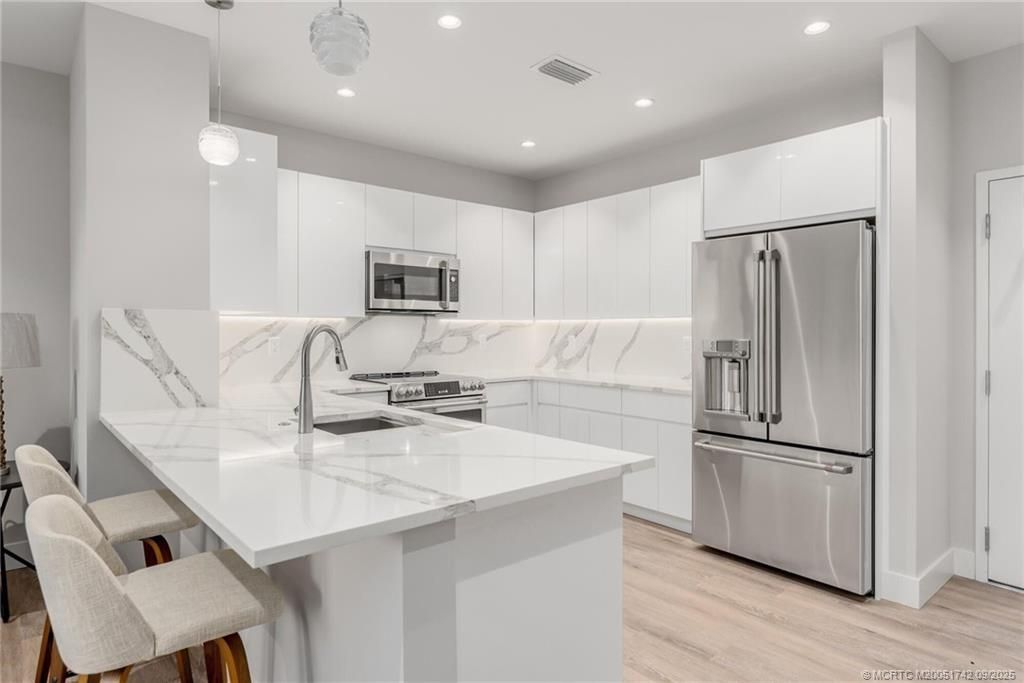 41 SW Seminole Street, Unit 305, Stuart, FL 34994 Photo