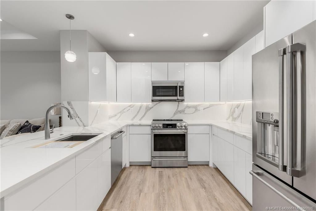 41 SW Seminole Street, Unit 305, Stuart, FL 34994 Photo