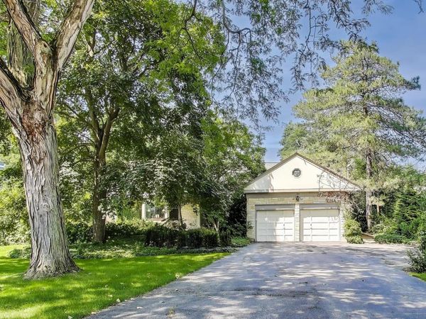 1295 Sunview Lane, Winnetka, IL 60093