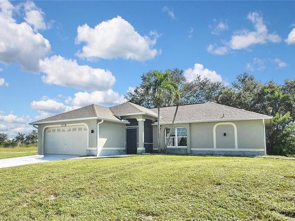 1713 NE 4th AVE, CAPE CORAL, FL 33909