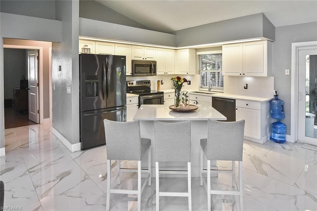 1713 NE 4th Ave, Cape Coral, FL 33909 Photo