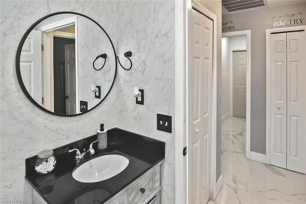 1713 NE 4th Ave, Cape Coral, FL 33909 Photo