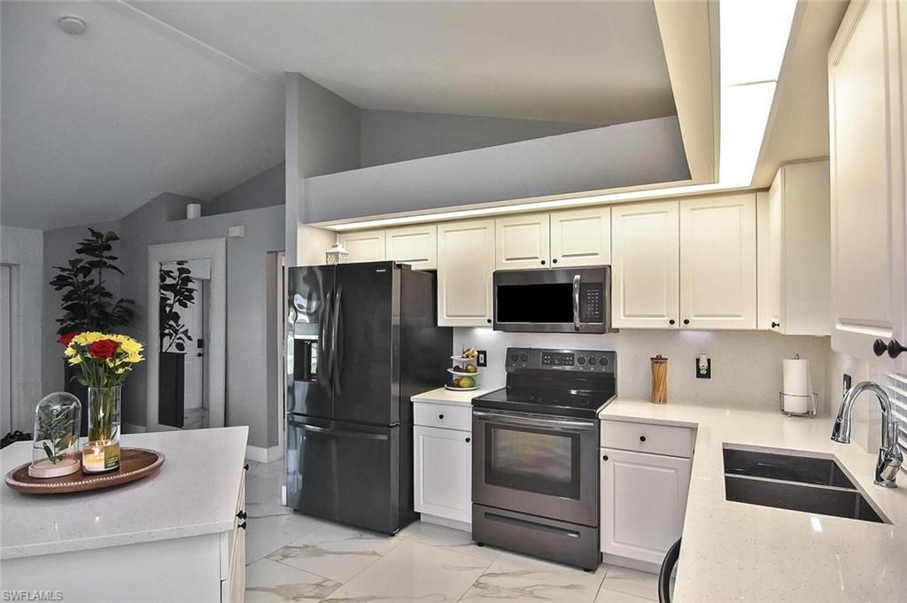 1713 NE 4th Ave, Cape Coral, FL 33909 Photo