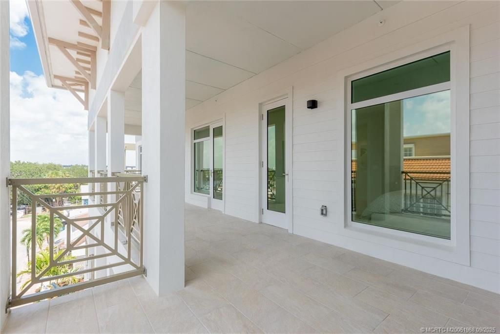 41 SW Seminole Street, Unit 410, Stuart, FL 34994 Photo