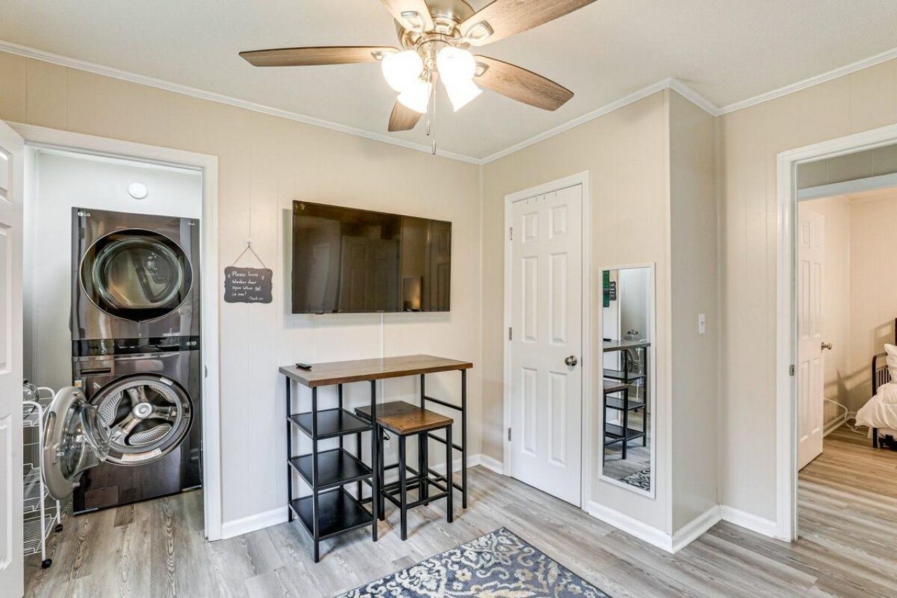 251 Industrial Road Photo 17