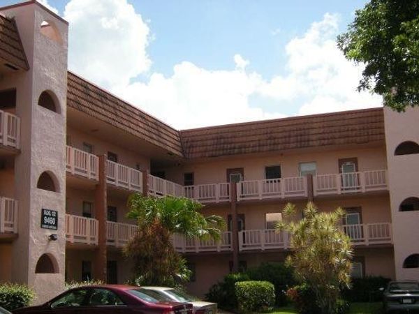 9460 Sunrise Lakes Boulevard, Unit 106, Sunrise, FL 33322