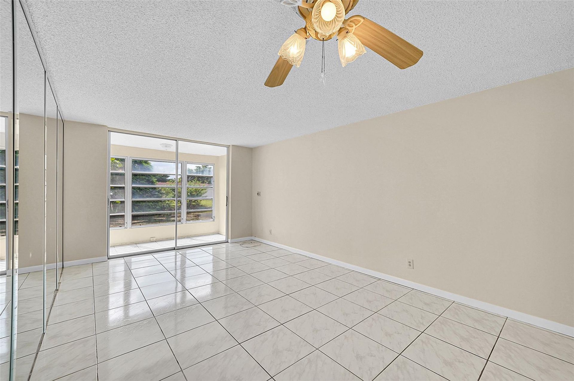 9460 Sunrise Lakes Boulevard, Unit 106, Sunrise, FL 33322 Photo