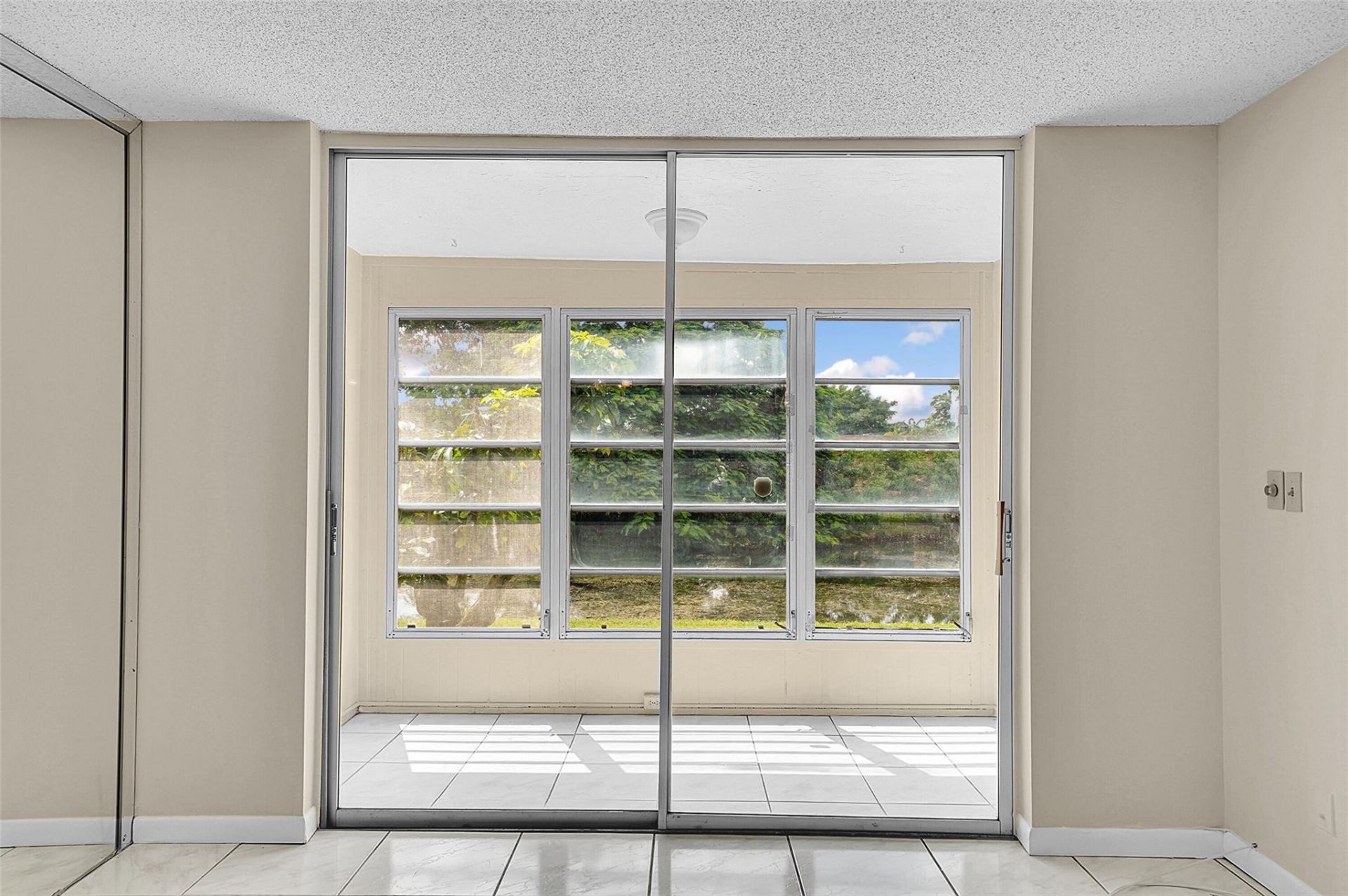 9460 Sunrise Lakes Boulevard, Unit 106, Sunrise, FL 33322 Photo