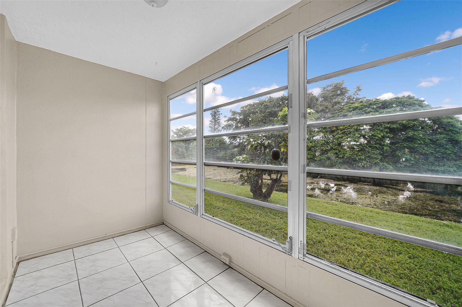 9460 Sunrise Lakes Boulevard, Unit 106, Sunrise, FL 33322 Photo