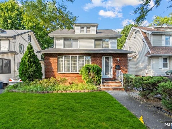 489 Maple Avenue, TEANECK, NJ 07666