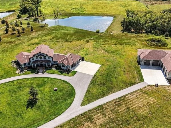 10807 NW Tiffany Springs Road, Kansas City, MO 64153