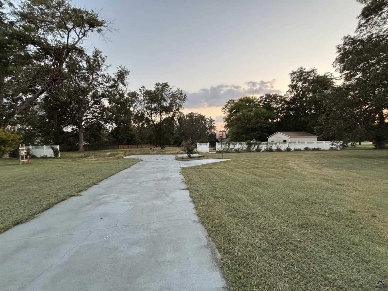 140 Racetrack Drive, Cochran, GA 31014 Main Photo