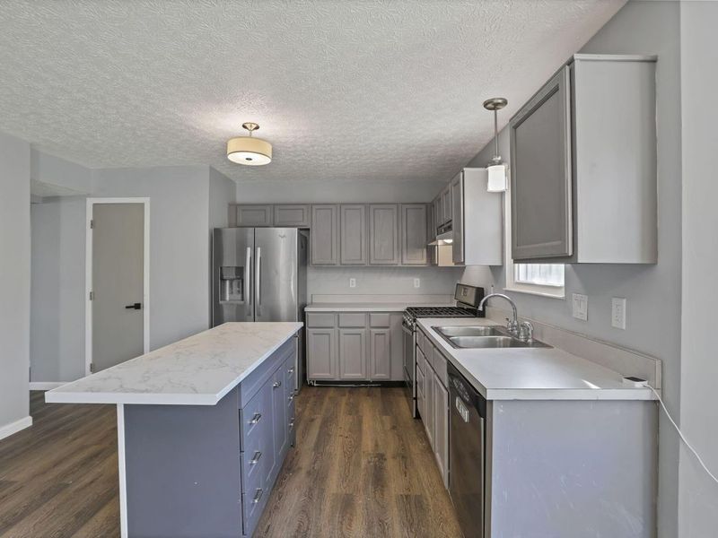 6037 Carmell Drive, Columbus, OH 43228 Photo 10