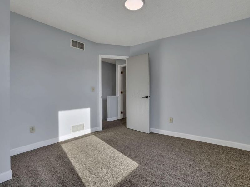 6037 Carmell Drive, Columbus, OH 43228 Photo 25