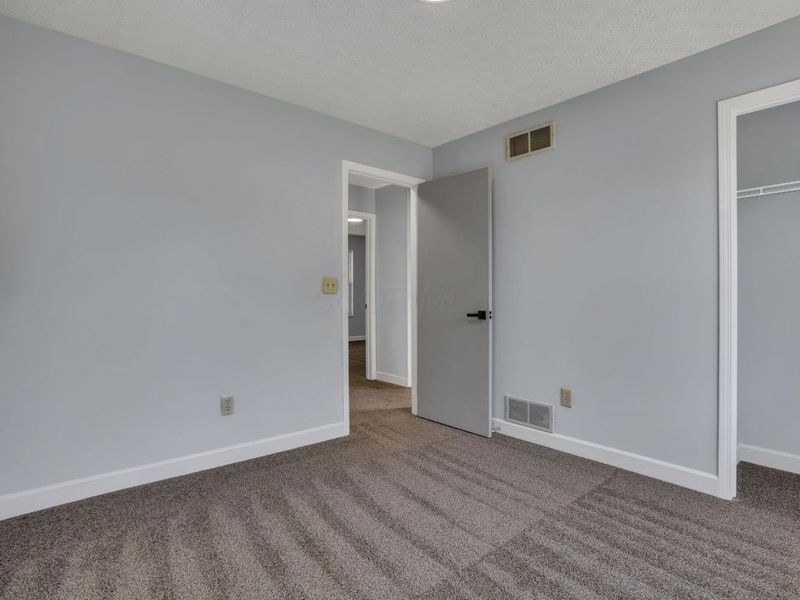 6037 Carmell Drive, Columbus, OH 43228 Photo 27