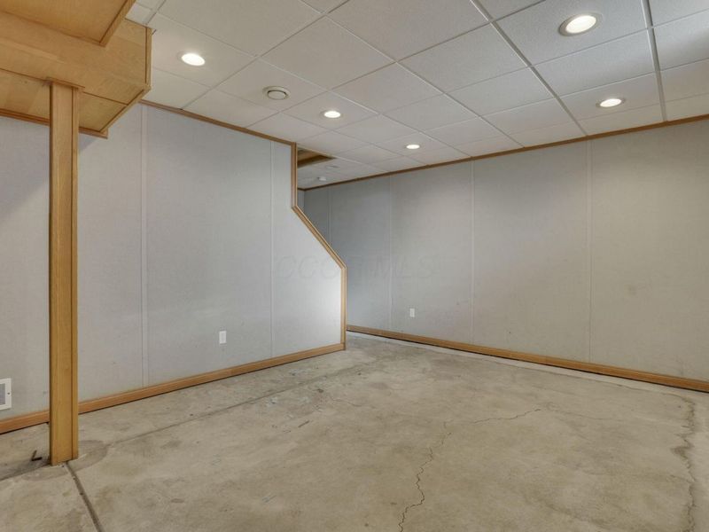 6037 Carmell Drive, Columbus, OH 43228 Photo 39