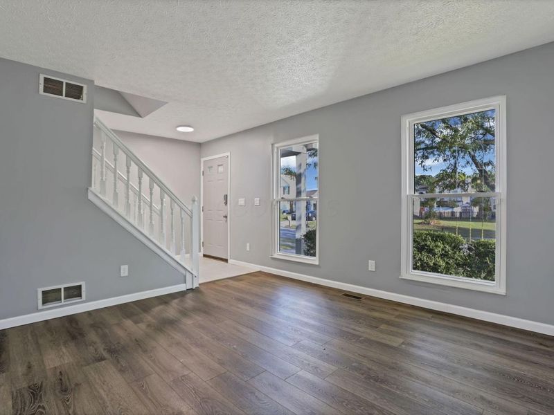 6037 Carmell Drive, Columbus, OH 43228 Photo 5