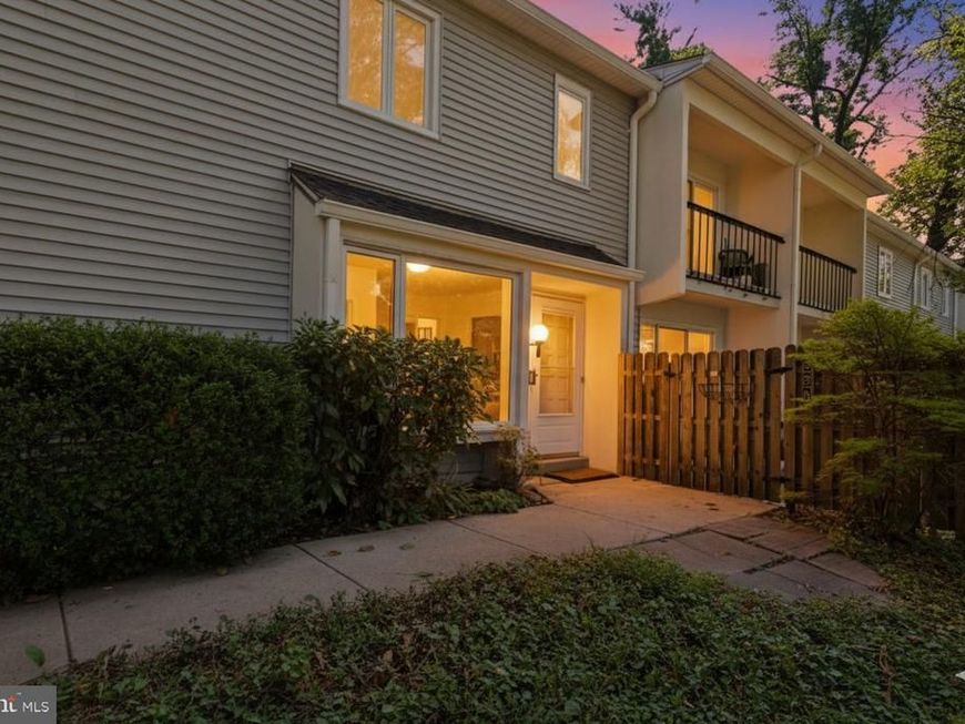 238 E Chelsea Circle, Newtown Square, PA 19073 Main Photo