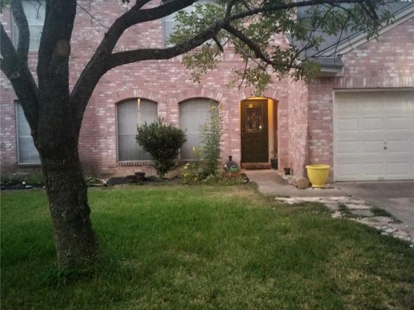 1110 Mountain View DR, Pflugerville, TX 78660
