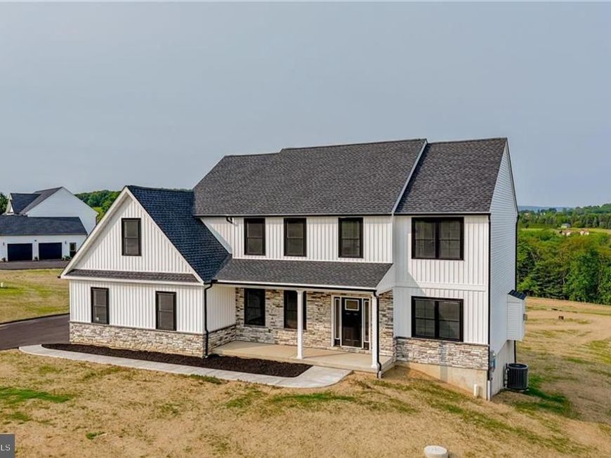 883 Emerald Valley Lane, Bangor, PA 18013 Main Photo