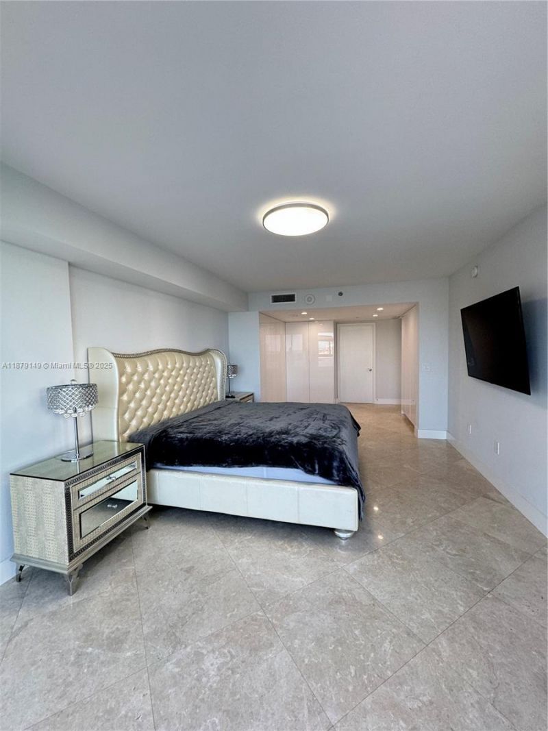 1800 S Ocean Dr, Unit 701, Hallandale Beach, FL 33009 Photo