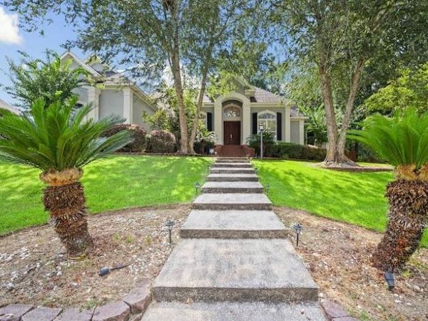 1542 Stone Hedge Drive W, Mobile, AL 36695