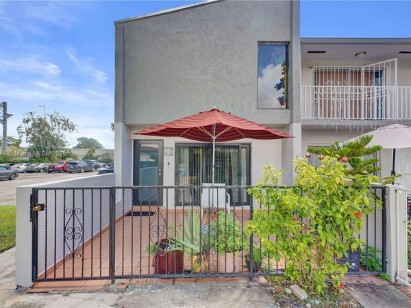 2419 NW 11th St, Unit 21-D, Miami, FL 33125