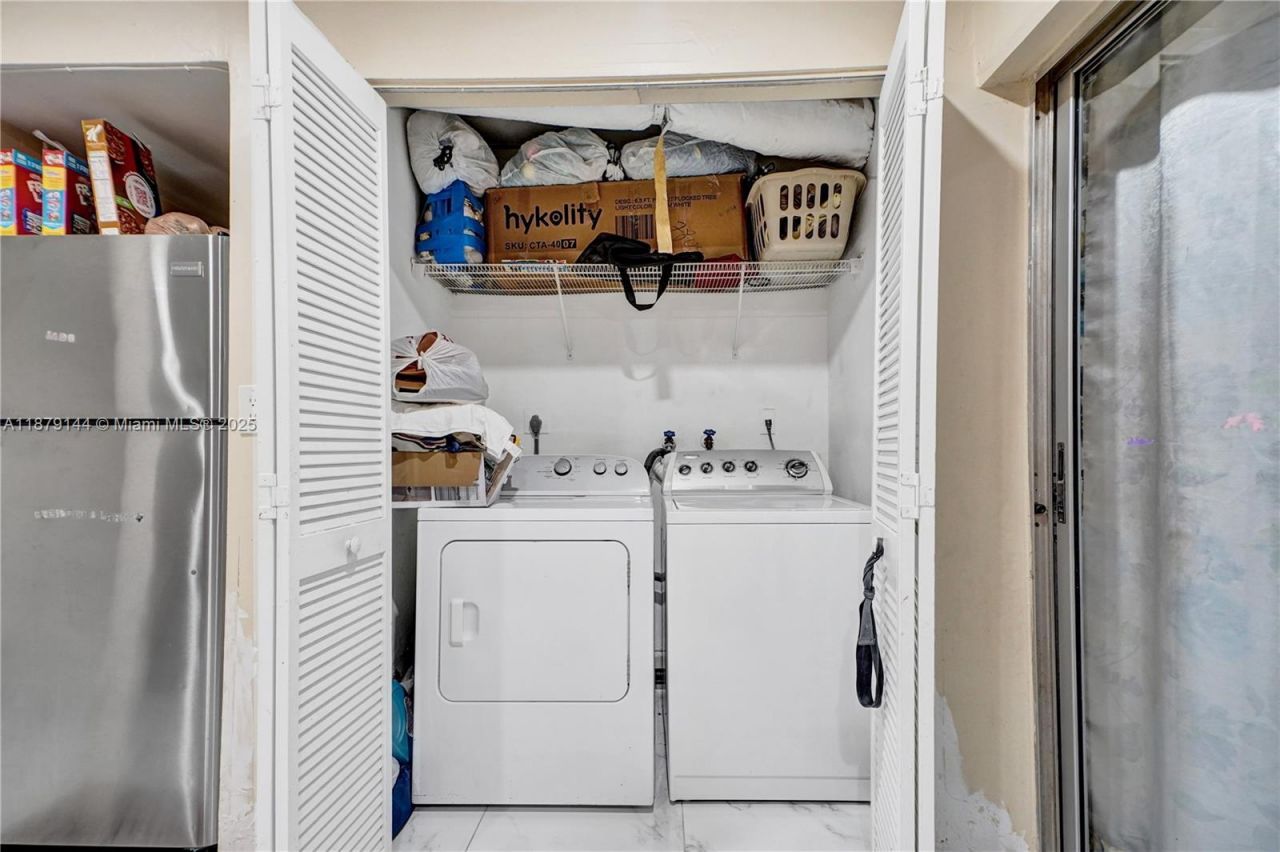 2419 NW 11th St, Unit 21-D, Miami, FL 33125 Photo