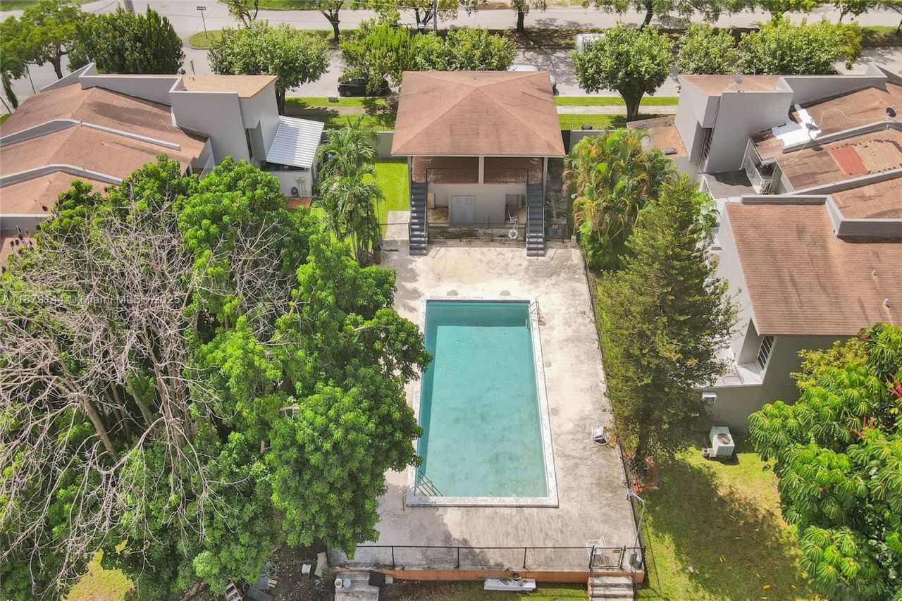 2419 NW 11th St, Unit 21-D, Miami, FL 33125 Photo